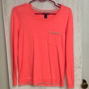 pink Gap sweater